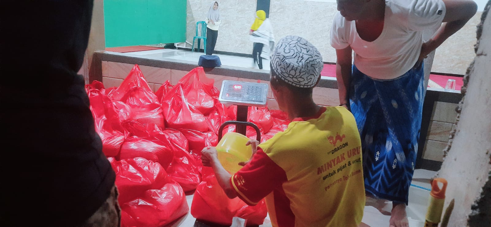 Musholla Al-Anhar Timbang Zakat Fitrah